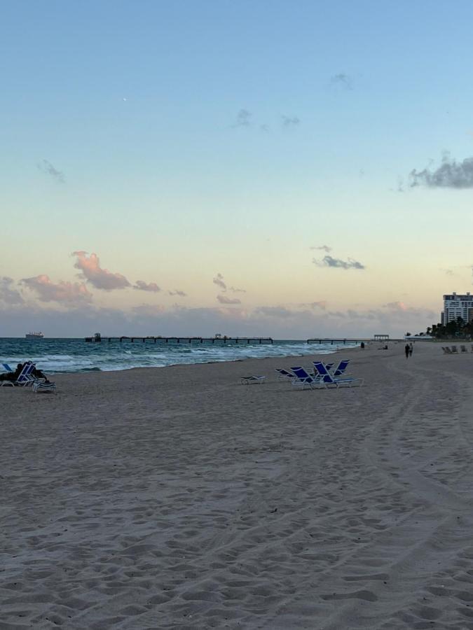 Great Location Condo 2 Min Walk From The Beach フォート・ローダーデール エクステリア 写真